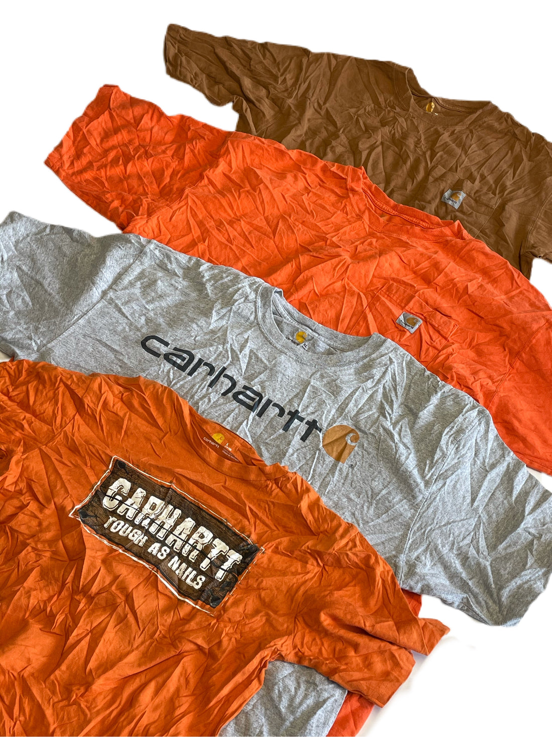 Mélange de t-shirts Carhartt et Dickies 